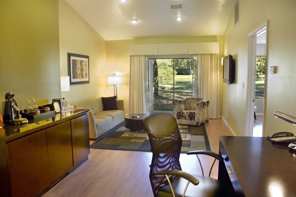 La Torretta Lake Resort & Spa Montgomery Habitación foto